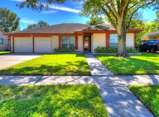 818 Seamaster Dr, Houston, TX 77062