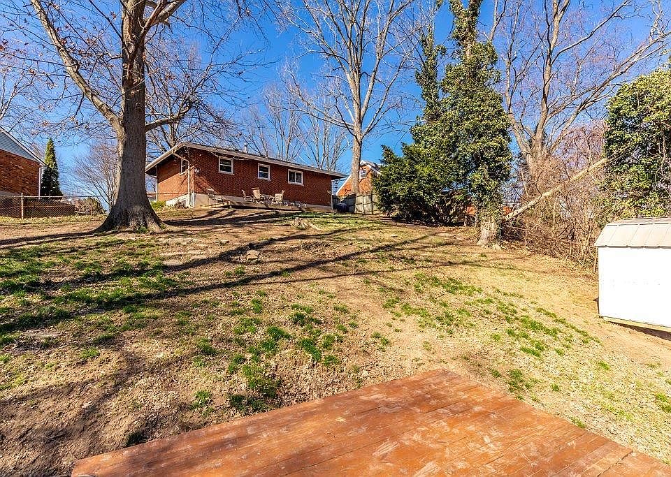 2nd image of 899 Sarbrook Dr