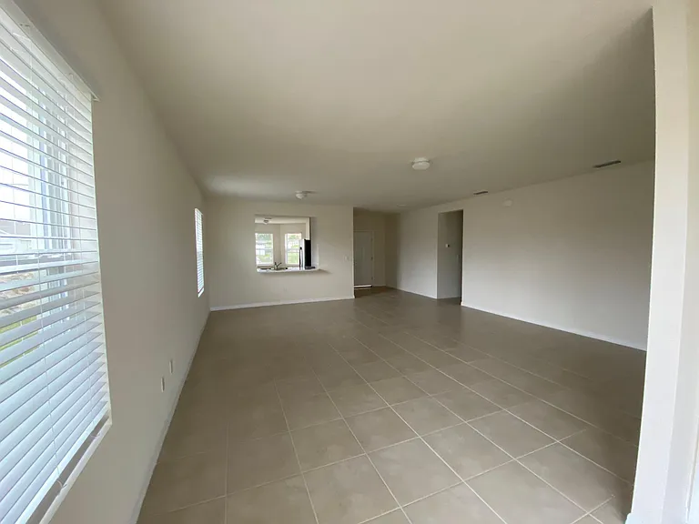 1207 SW Embers Ter — Photo 21