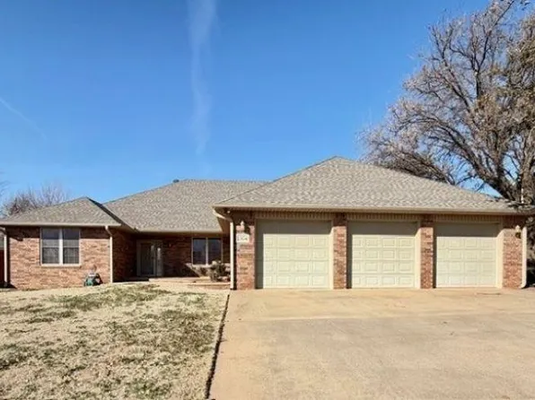 1304 S 7th St, Kingfisher, OK 73750