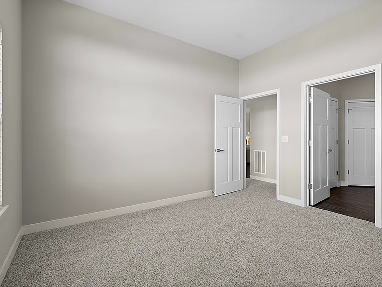 Satori Flats — Photo 23