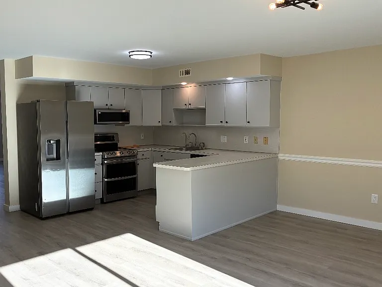 20 Lincoln Pl — Photo 5
