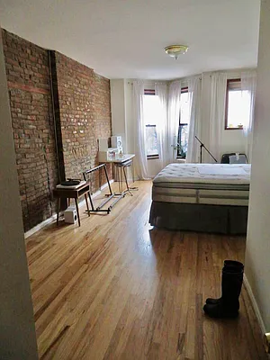 Rented by Space Real Estate | media 33