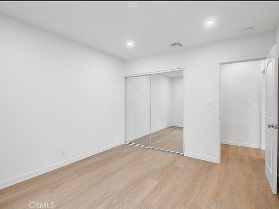 5th image of 260 E Providencia Ave
