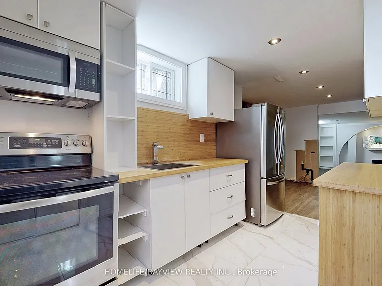 72 Lensmith Dr — Photo 5