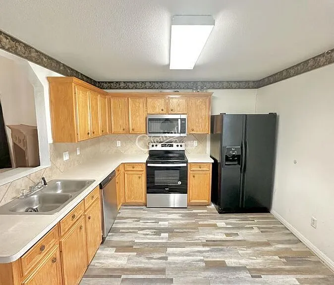 4201 Thunder Creek Dr — Photo 4