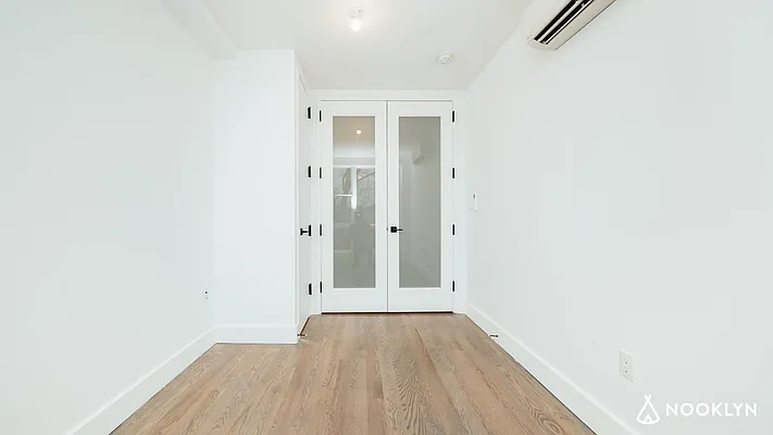 Rented by Nooklyn NYC LLC | media 71
