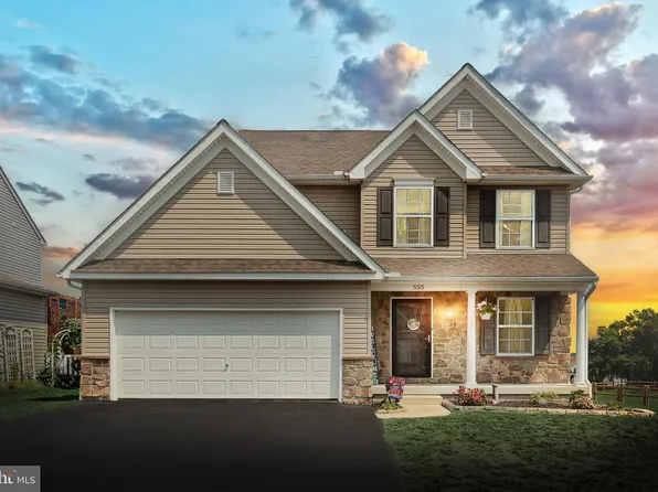 555 Rosewater Dr, Red Lion, PA 17356