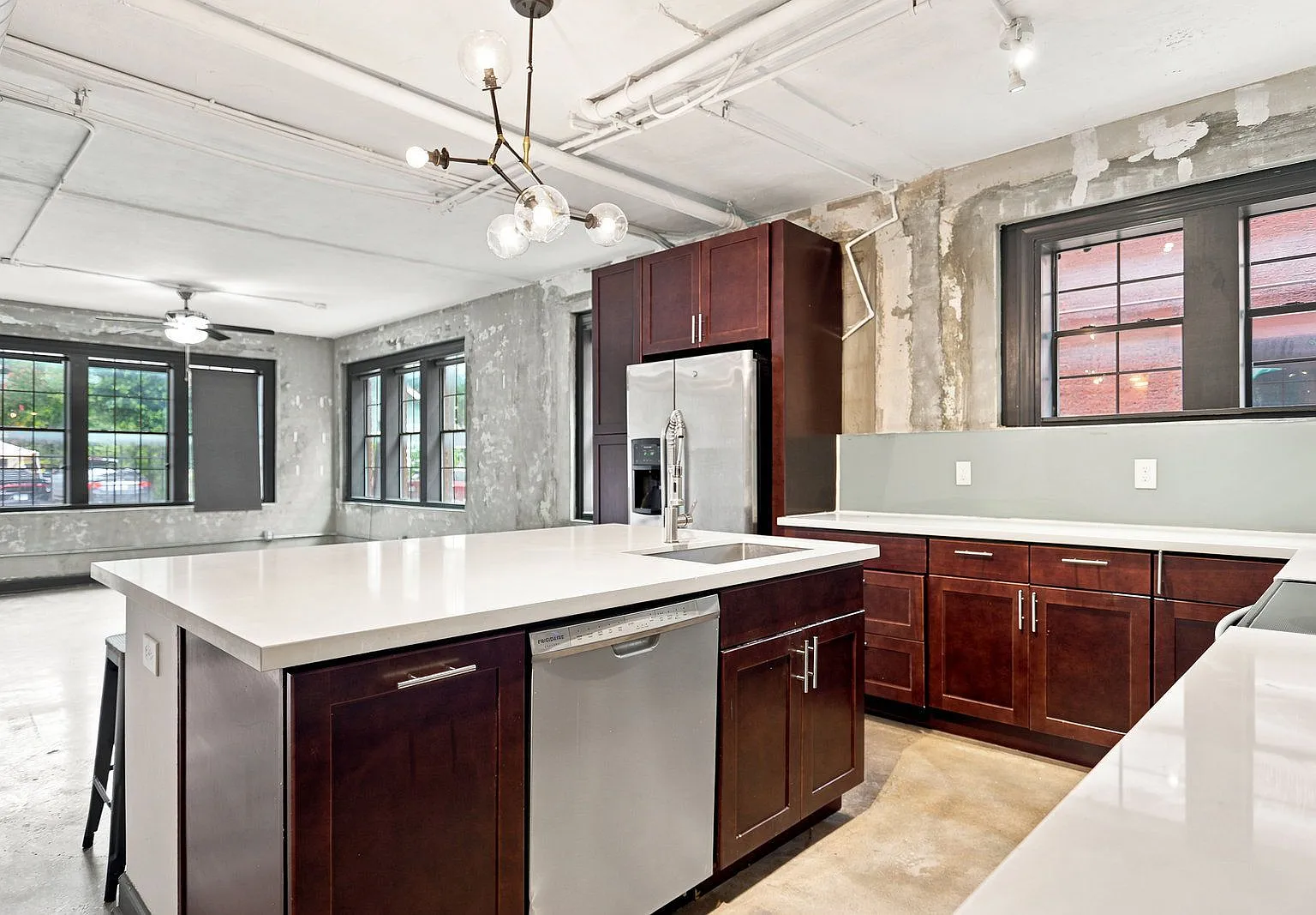 2 bed, 1.0 bath, 1000 sqft, $1,245 — Photo 4