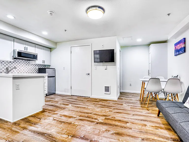 425 Vine St #318 — Photo 13