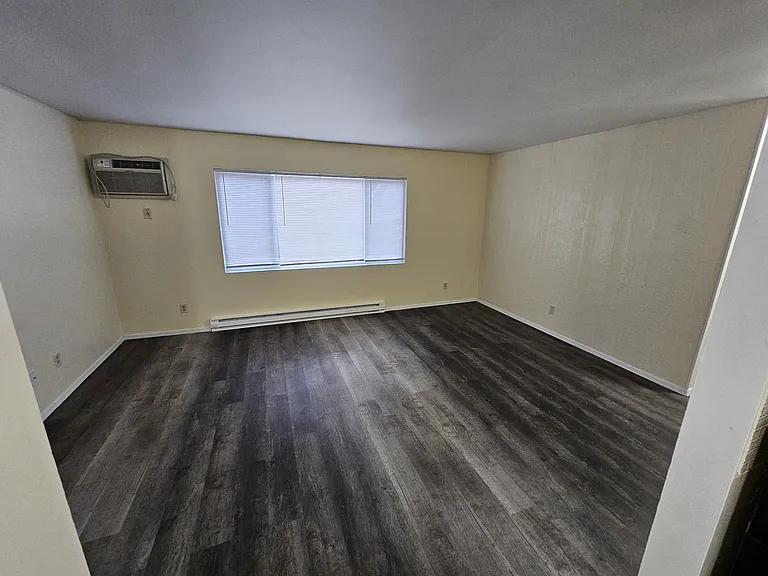 1731 La Crescent St #57 — Photo 8
