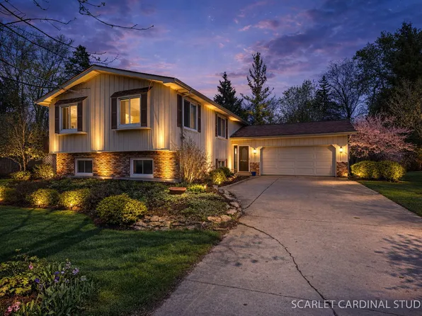 N385 Silverleaf Blvd, Wheaton, IL 60187