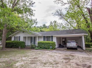 902 E Blackshear Ave, Waycross, GA 31501