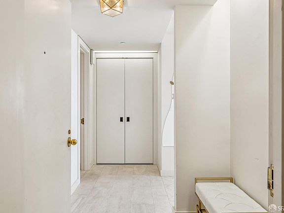 3rd image of 611 Washington St Unit 2109L