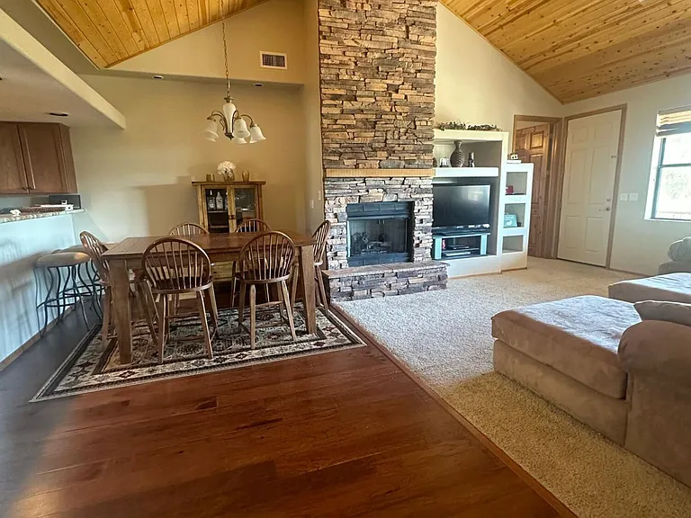 805 N Grapevine Cir — Photo 2