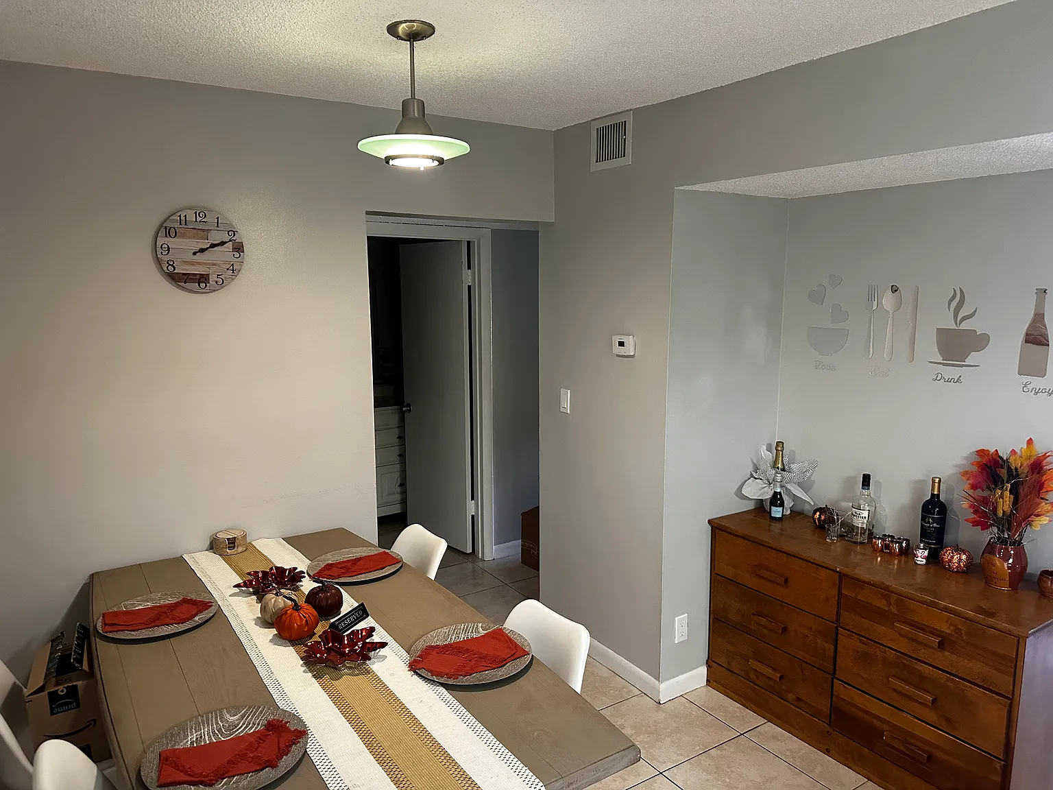 450 NW 20th Street — Photo 2