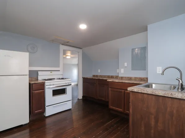 24 Call St #3, Chicopee, MA 01013