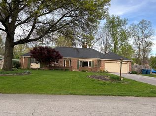 6705 Grosvenor Pl, Indianapolis, IN 46220