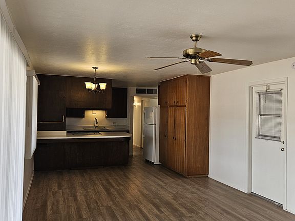 3rd image of 7014 E Moreland St
