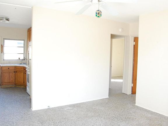 4th image of 709 SE 22nd St