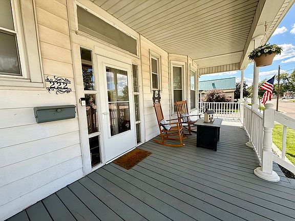 2nd image of 222 W Main St