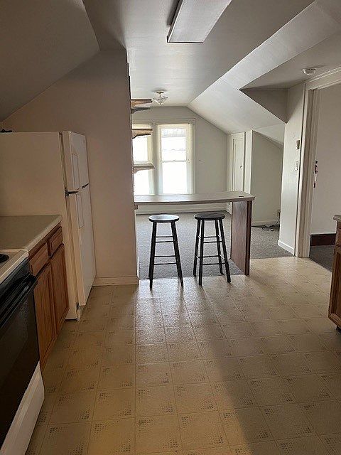 Kitchen eat-in area