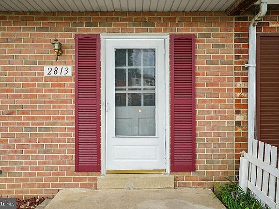 3rd image of 2813 Banks Ct