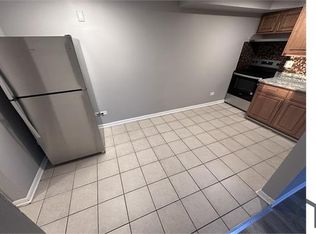 8223 S Exchange Ave #3, Chicago, IL 60617