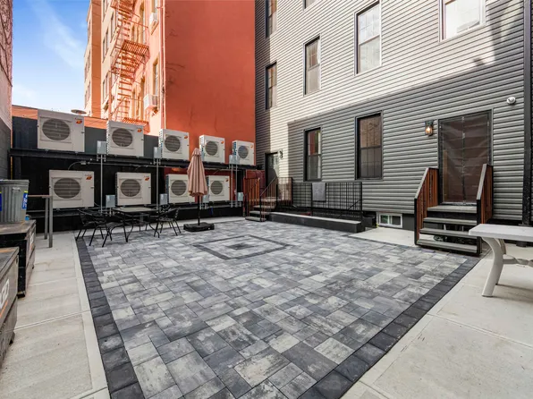 152 North 10th Street image 5 of 9