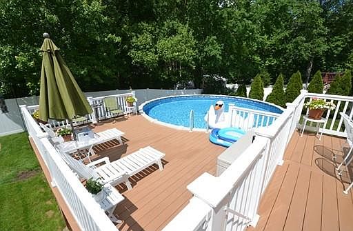 3rd image of 109 Holcott Dr