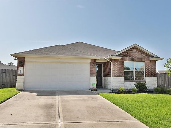 Another view of this lovely home nestled in the thriving Fosters Ridge community just off 1488 and north of The Woodlands area.