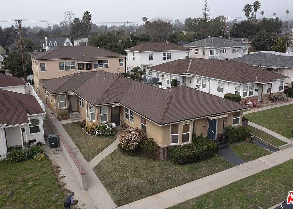 1st image of 1429 N Altadena Dr