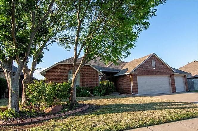 1st image of 2021 Oak Dr