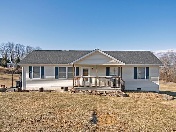 3rd image of 762 Brier Hill Ln
