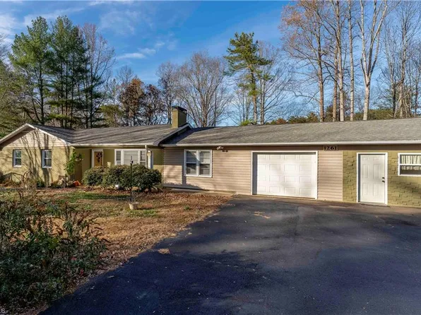 1261 Turkey Ford Rd, Mount Airy, NC 27030