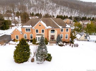 5 Beaver Pond Court, Stony Point, NY 10980