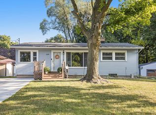 1119 Kentwood Dr NE, Grand Rapids, MI