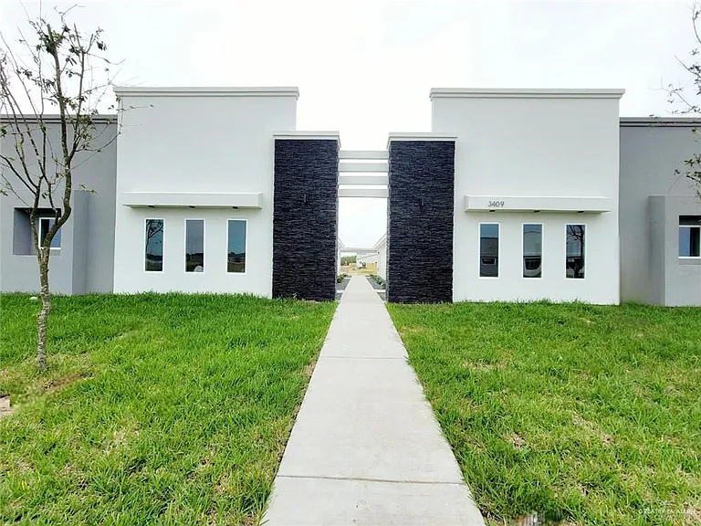 3409 Fuerte Ave #1 — Photo 1