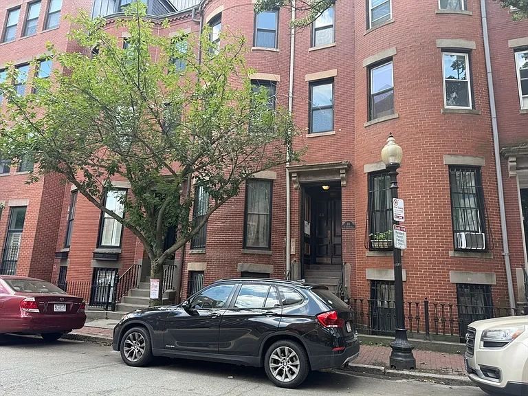 88 W Springfield St #4 — Photo 18
