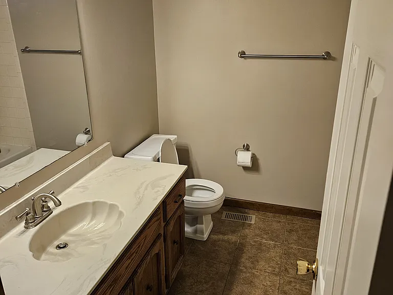 Full Hall Bath