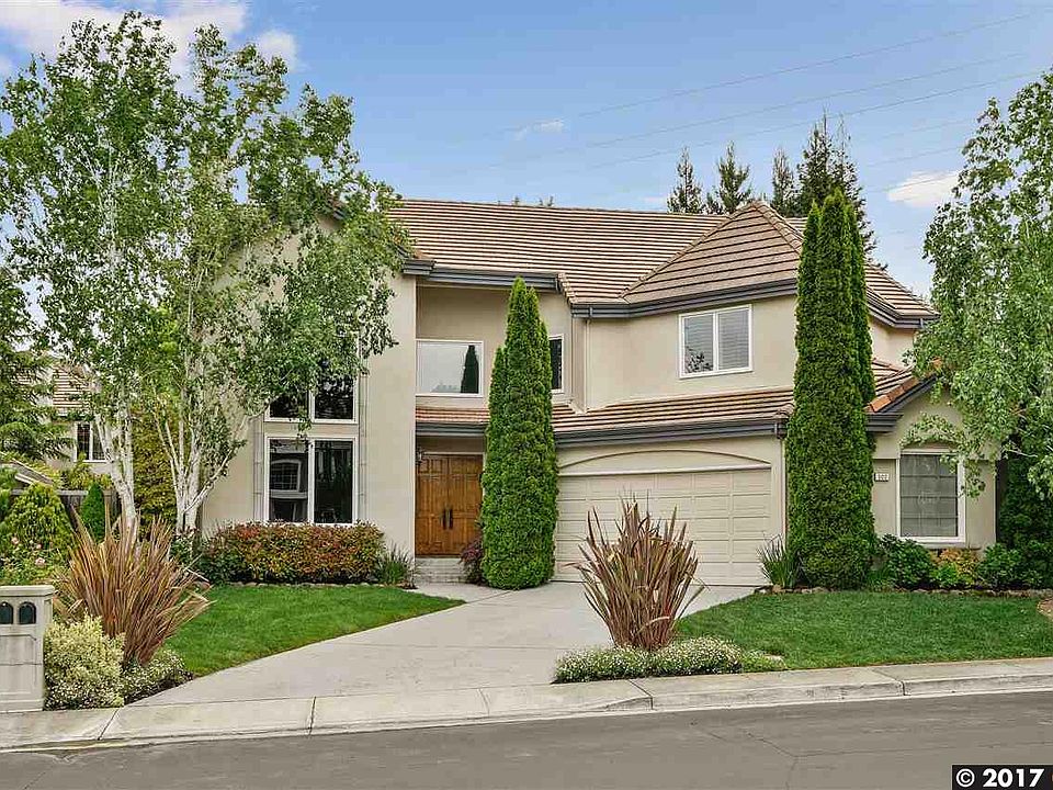 1st image of 302 Zagora Dr