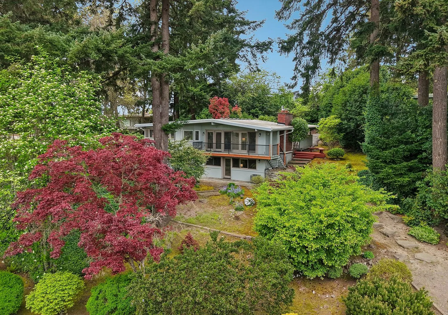 Hillside Bellevue Home w/ Lake Views! — Photo 1