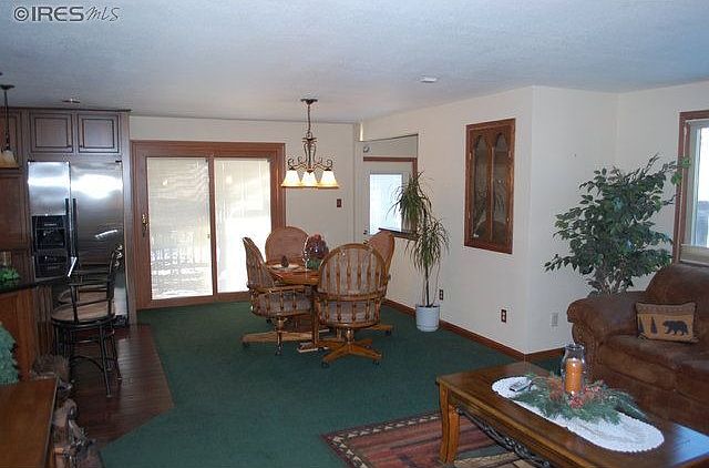 2nd image of 2858 Loma Pl