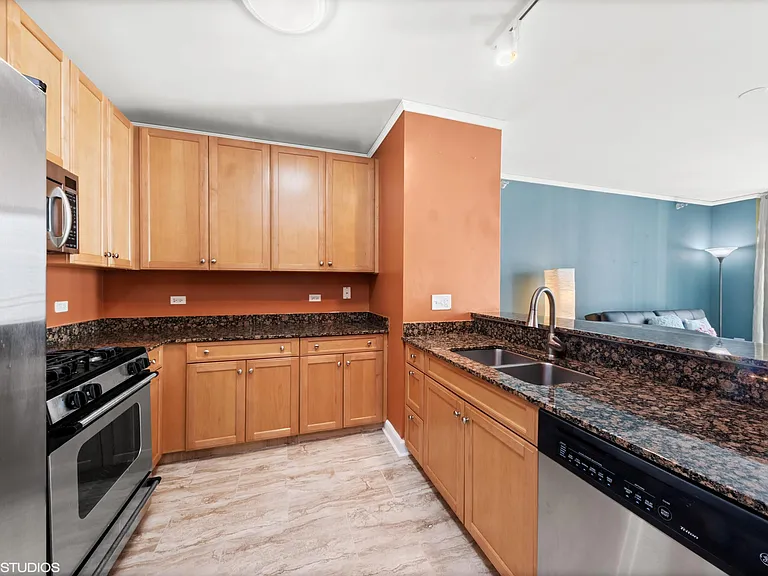 201 N Westshore Dr #2103 — Photo 15