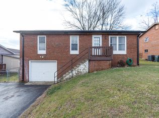 231 Cedar Ln, Johnson City, TN 37615