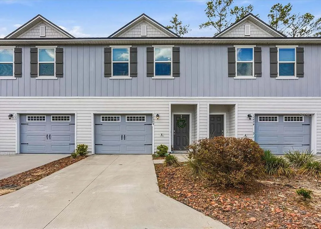 3 bed, 2.5 bath, 1635 sqft, $2,200 — Photo 1