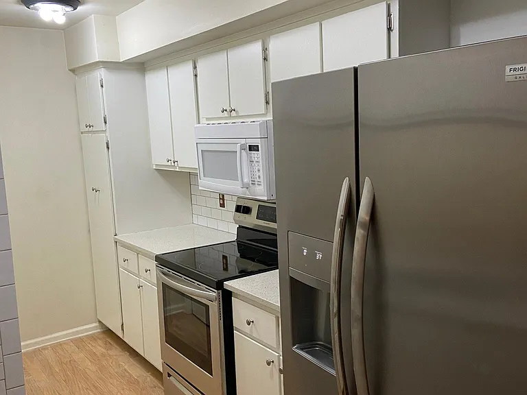 274 Hillsboro Pl #274 — Photo 4