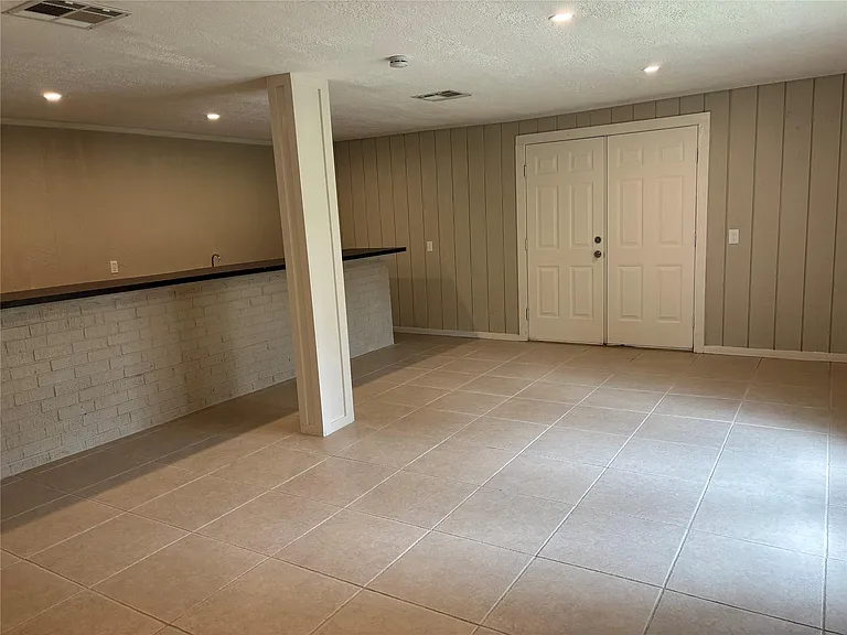 8049 Forest Hills Dr — Photo 25