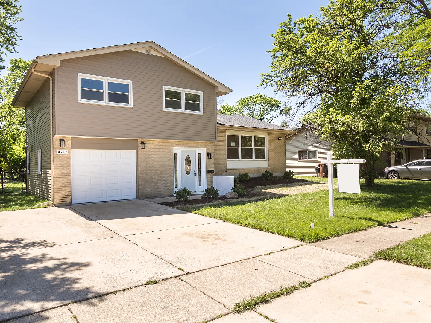 4717 175th Pl photo 1