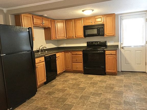 4th image of 2329 Hood Ave